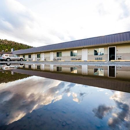 Oyo Riverside Inn John Day Or Εξωτερικό φωτογραφία