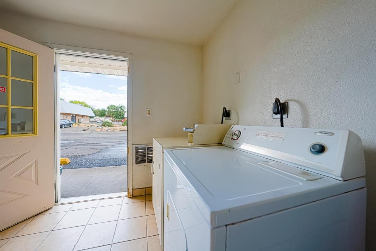 Oyo Riverside Inn John Day Or Εξωτερικό φωτογραφία